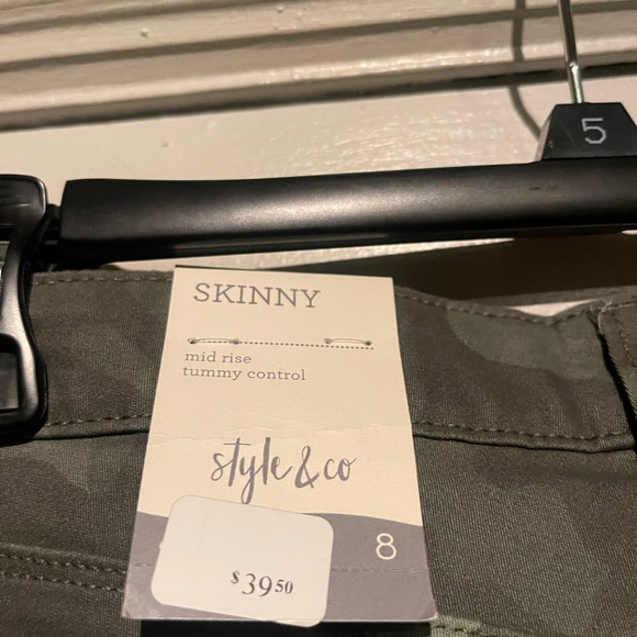 Style & Co Camouflage Skinny/Curvy Leg Jeans size 8 NWT - Picture 13 of 13